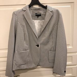 One button suit jacket